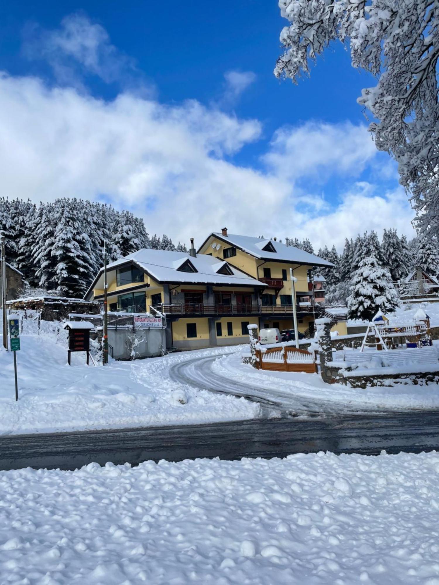 Fd Lorichella Hotel Lorica Buitenkant foto